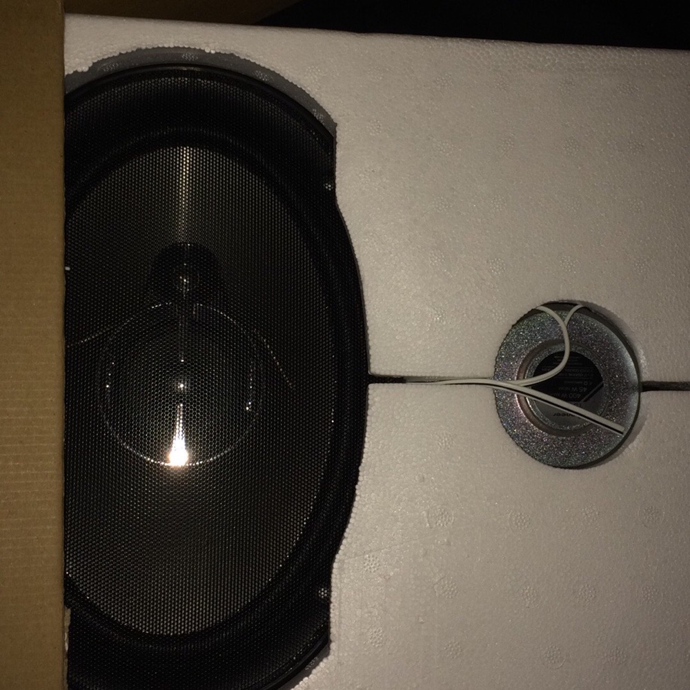 Pioneer 6x9 speakers